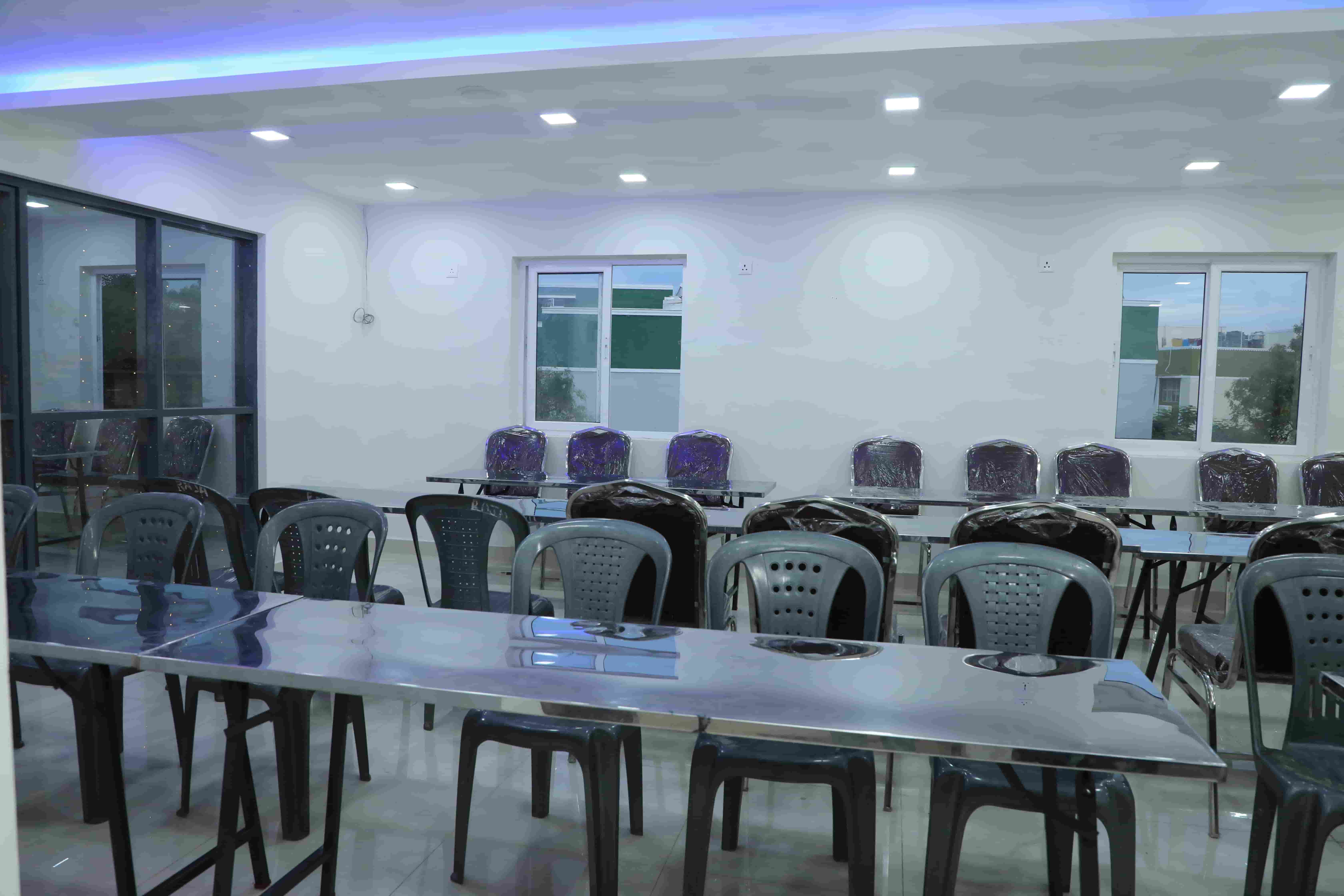 Kani Mini Hall Gallery - Dining Area