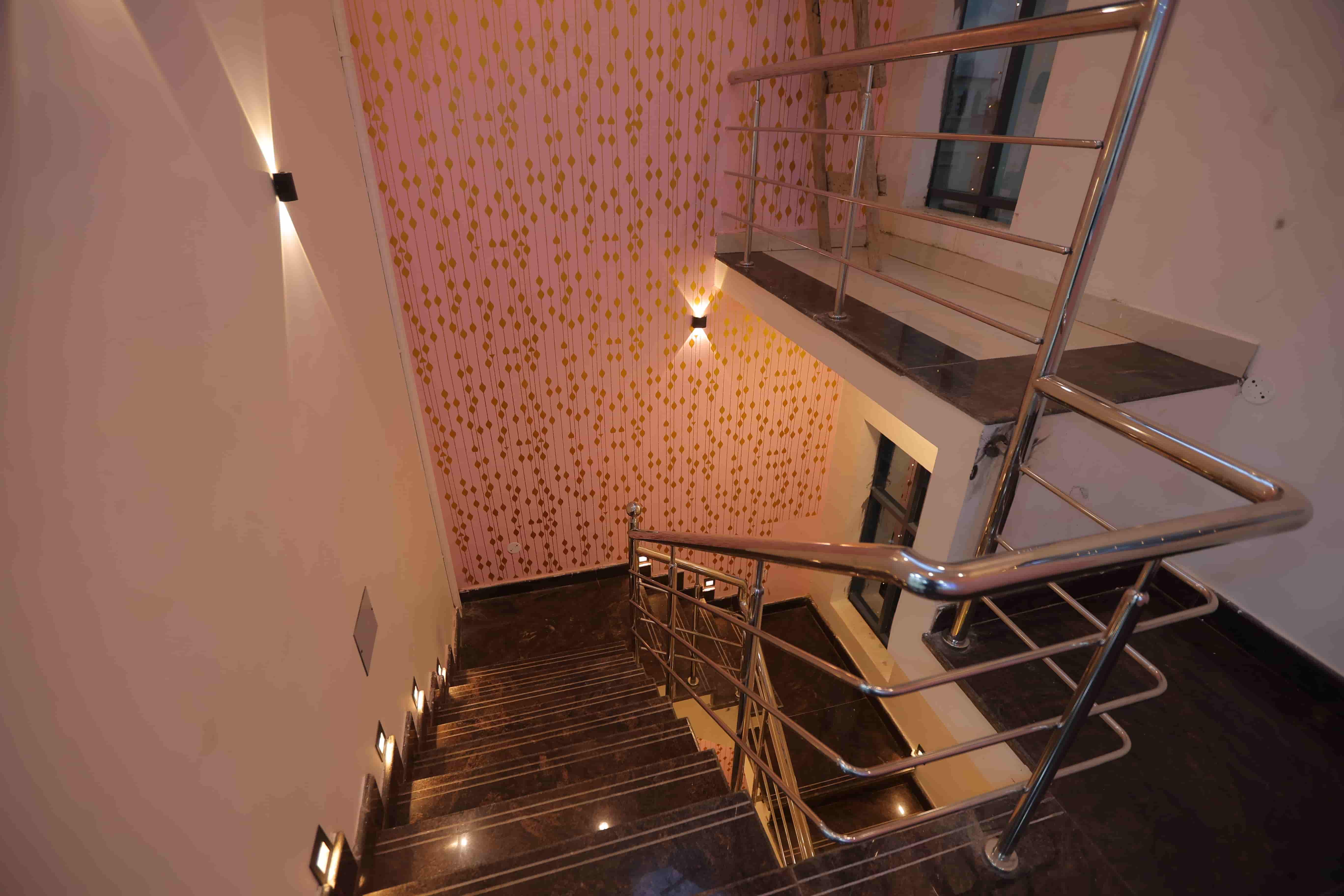 Kani Mini Hall Gallery - Stairs view