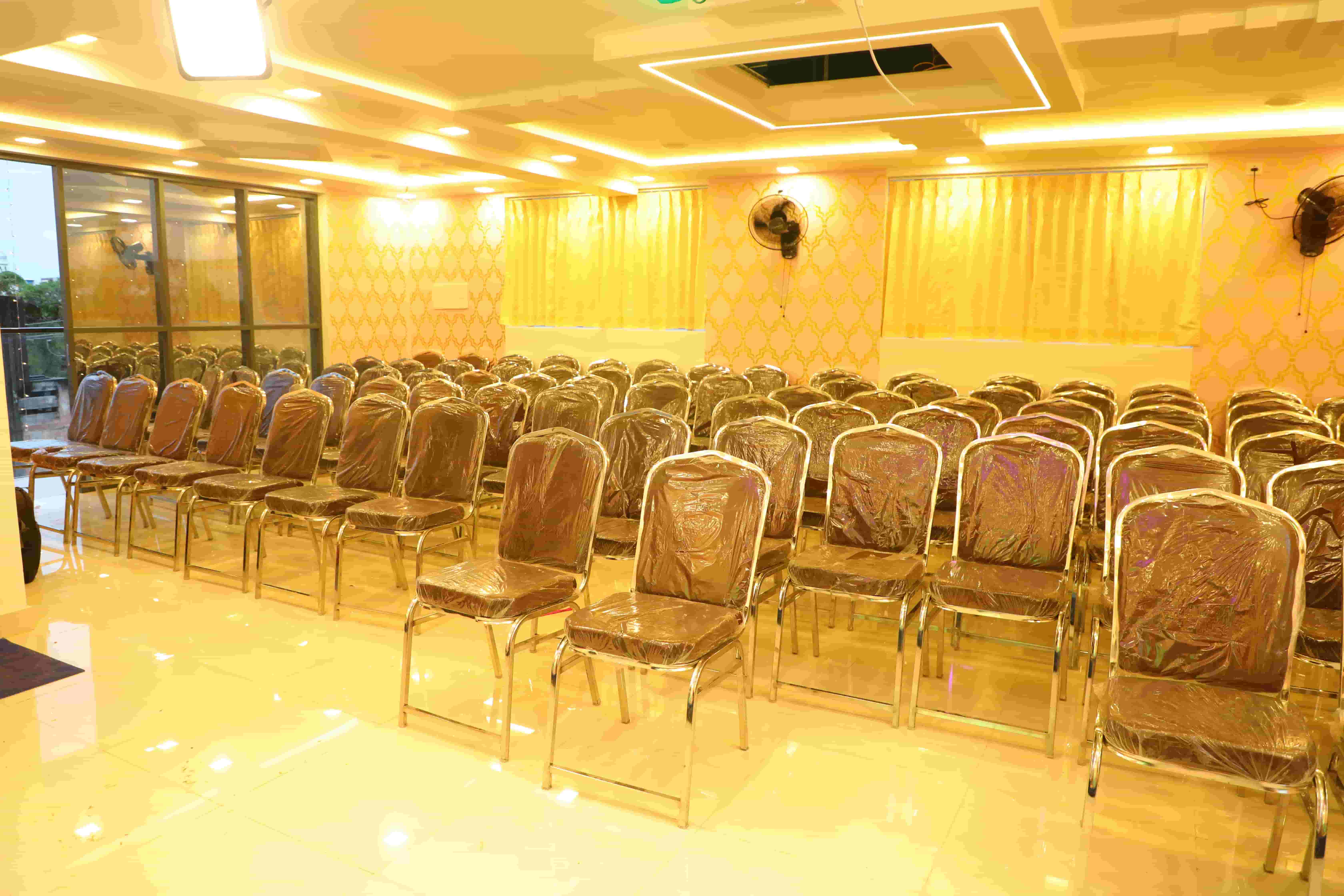 Kani Mini Hall Gallery - Hall seating arrangement