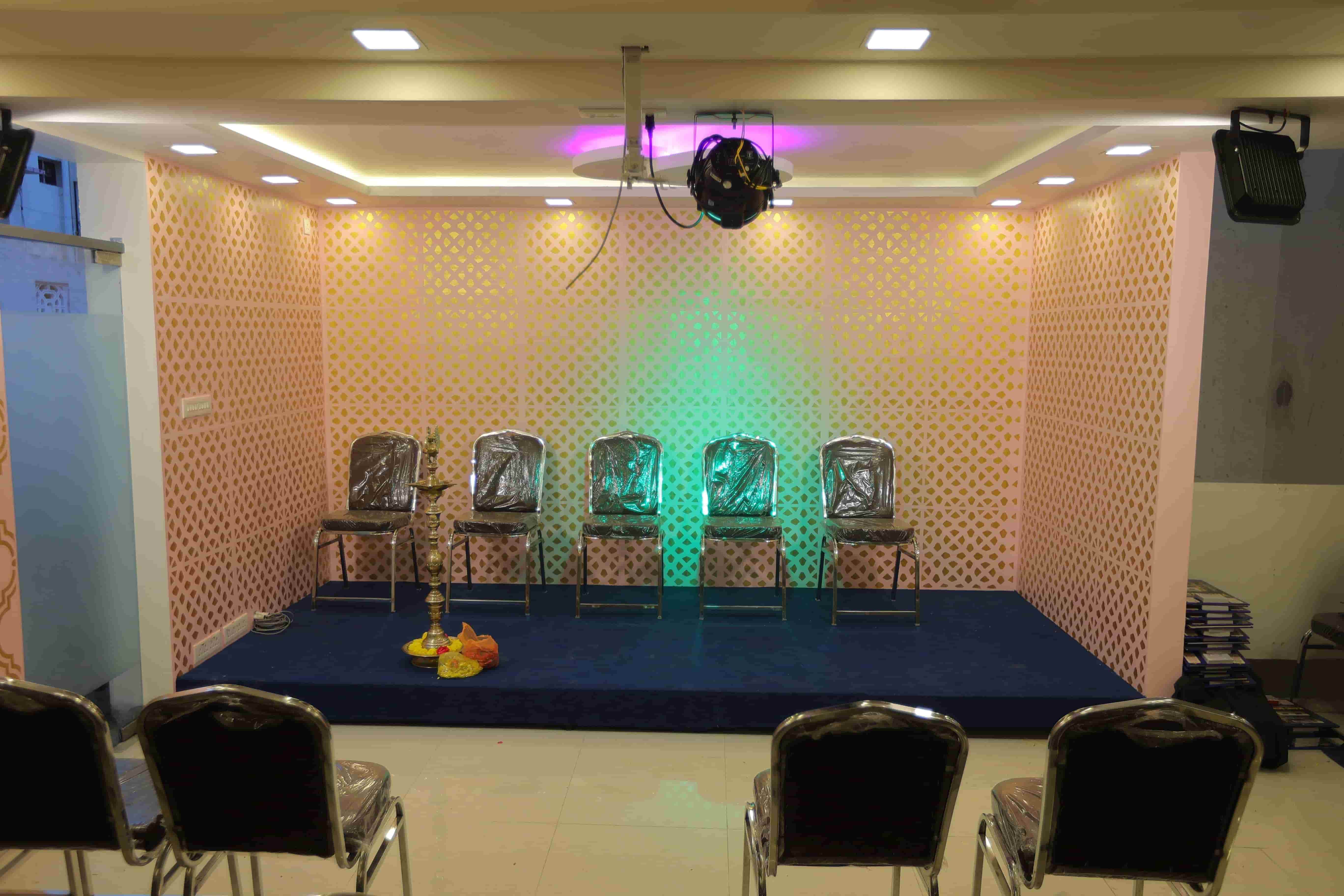 Kani Mini Hall Gallery - Stage with light decorations